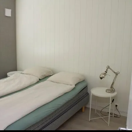 アパート Comfortable In With Three Bedrooms オスロ