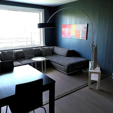Apartment Comfortable In With Three Bedrooms *
